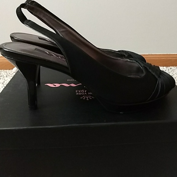 Black satin formal peep toe sandals - Picture 3 of 3